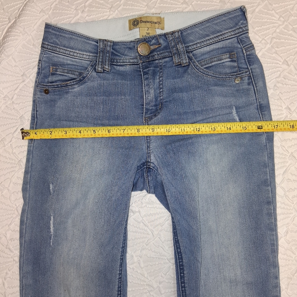 Democracy Light Wash Skinny Jeans with Subtle Distress Size 2 - Picture 14 of 16